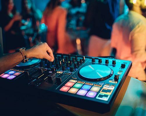 dj-for-bars-and-nightclubs-in-los-angeles